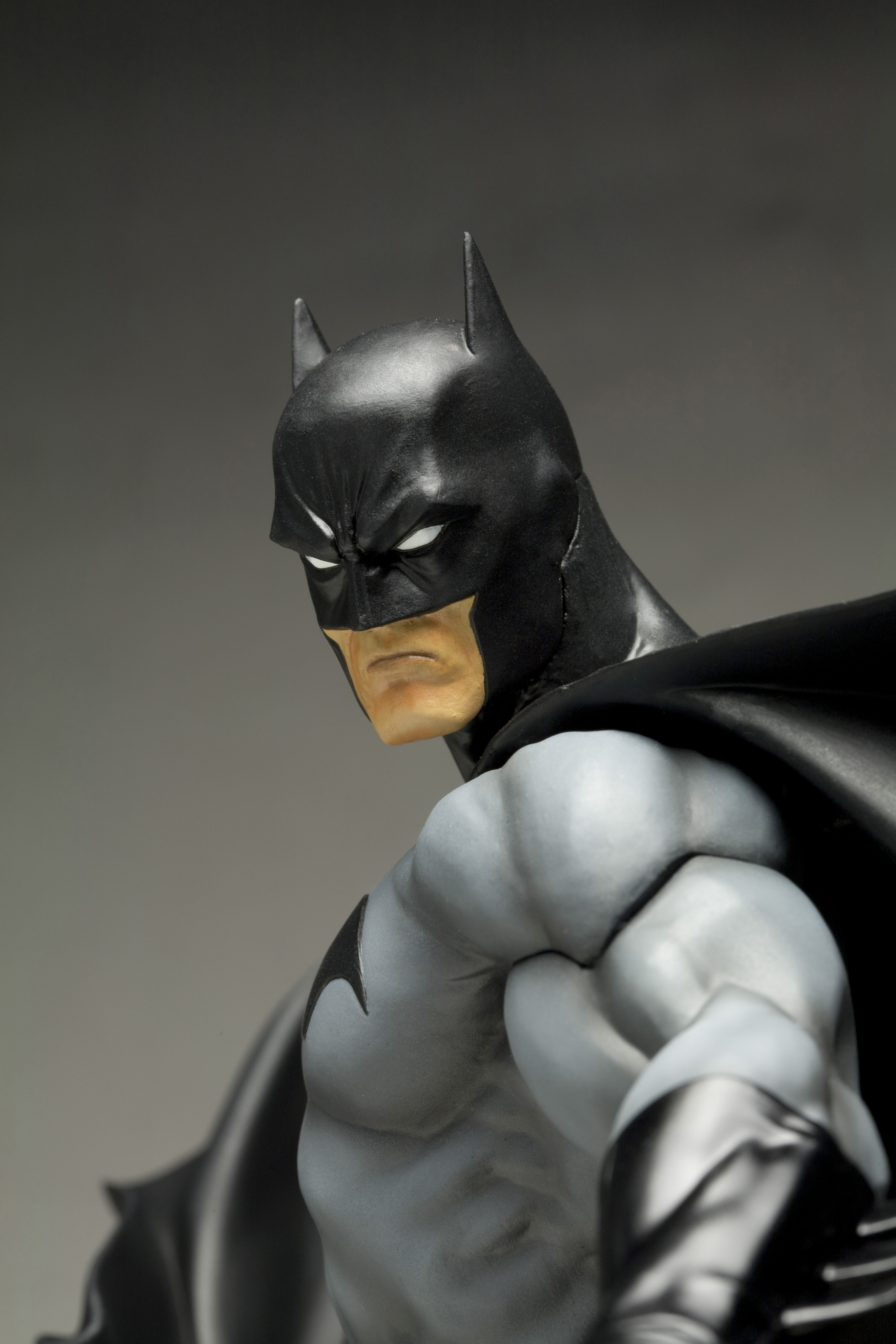 Черный Бэтмен. Бэтмен имя героя. Batman Black Costume. Бэтмен имя персонажа.